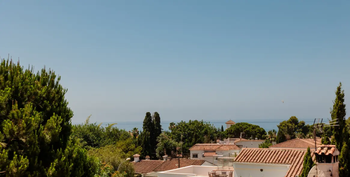 Long-term rent of detached villa in Costabella 9