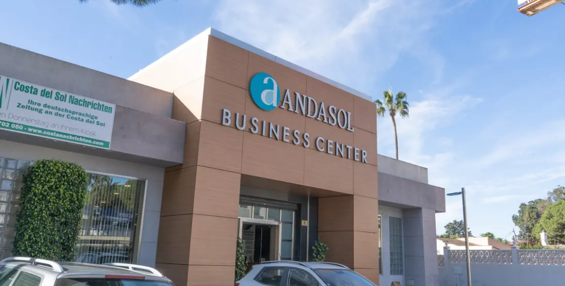 Long-term rent of detached villa in Costabella 15