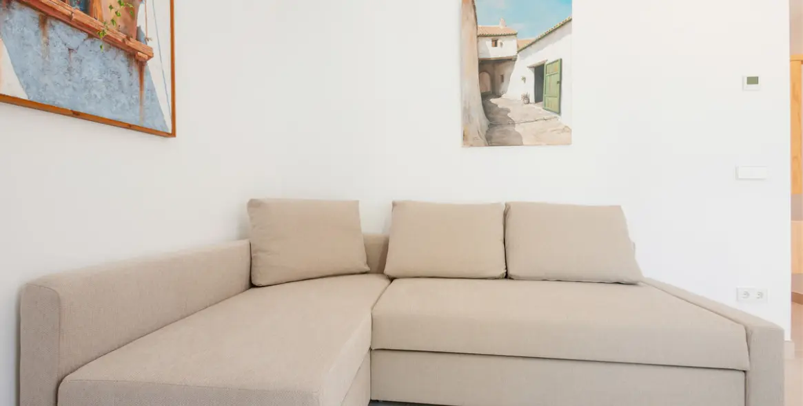 Alquiler a largo plazo de villa independiente en Costabella 19