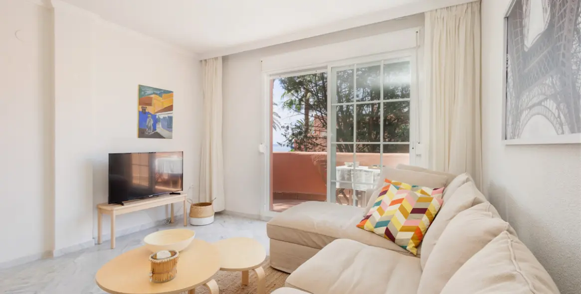 Long-term rent of middle floor apartment in Costabella 2