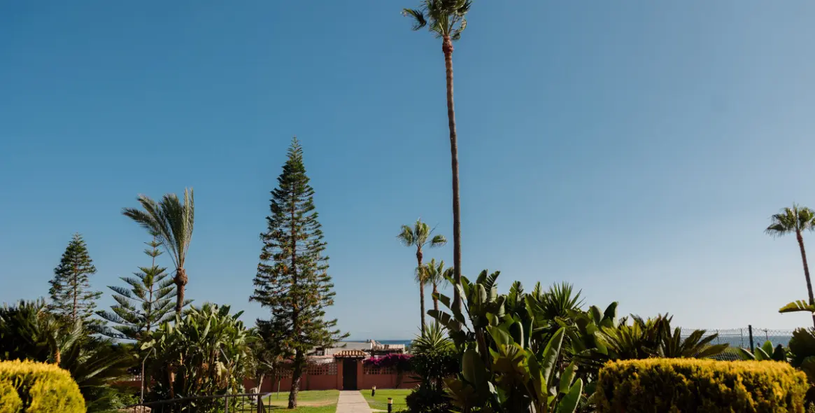 Long-term rent of middle floor apartment in Costabella 5