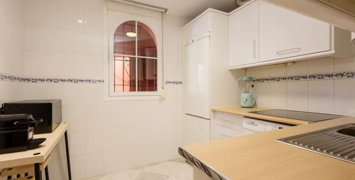 Long-term rent of middle floor apartment in Costabella 11