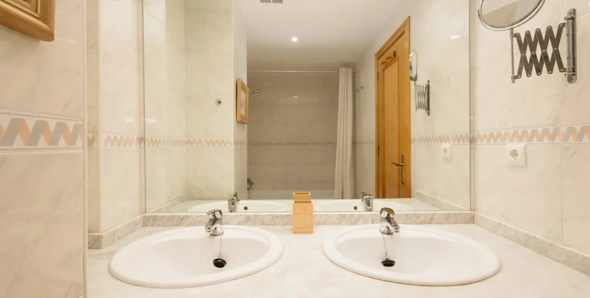 Long-term rent of middle floor apartment in Costabella 15