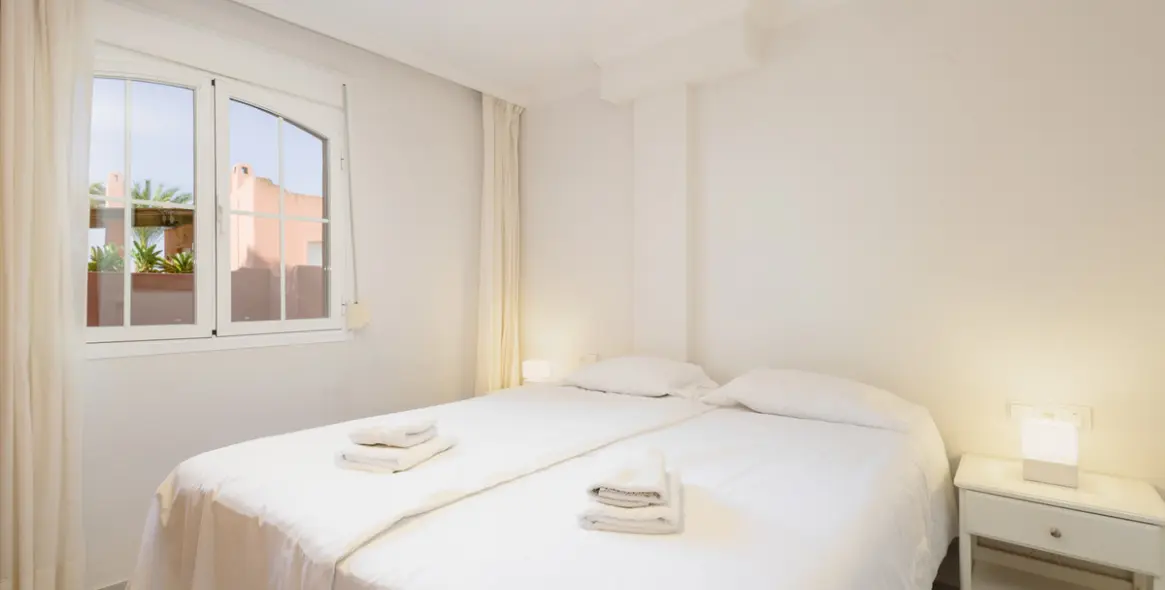 Long-term rent of middle floor apartment in Costabella 16