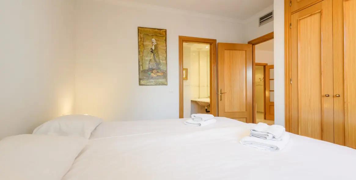 Long-term rent of middle floor apartment in Costabella 18