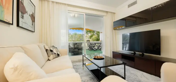 Short-term rent of middle floor apartment in Nueva Andalucía 0