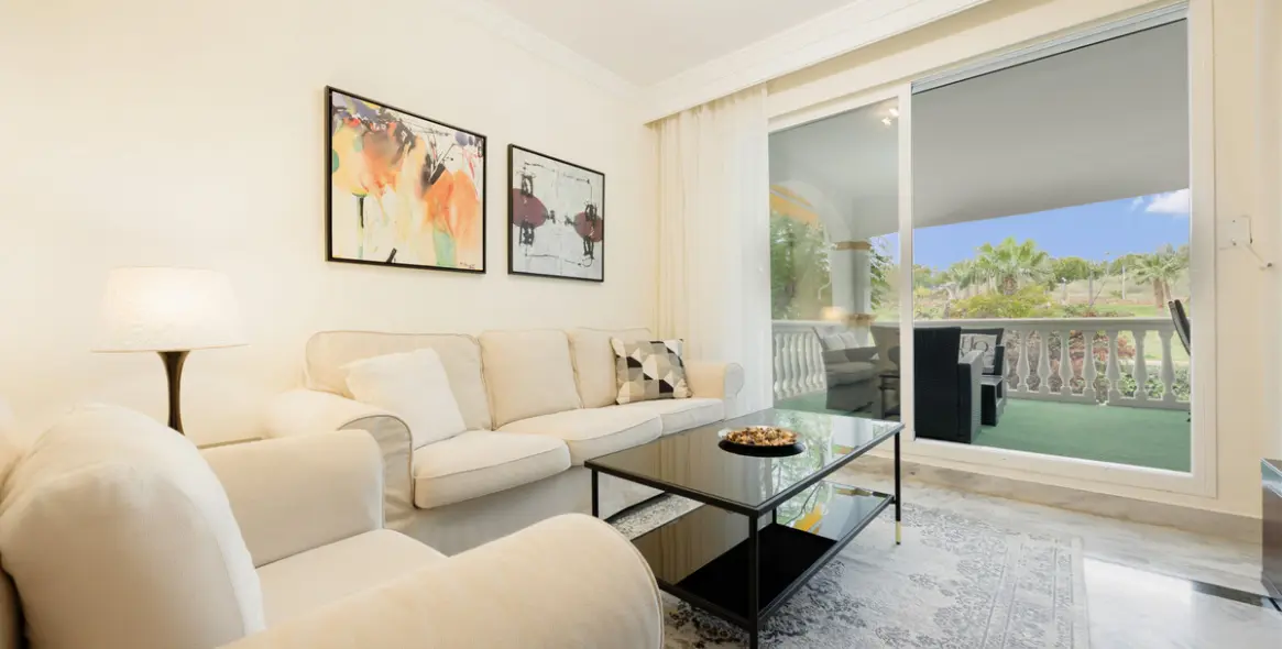 Short-term rent of middle floor apartment in Nueva Andalucía 5