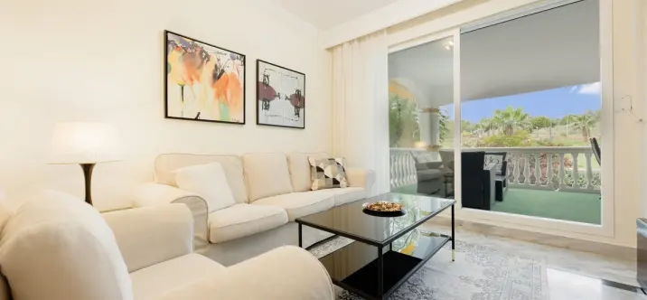 Short-term rent of middle floor apartment in Nueva Andalucía 4