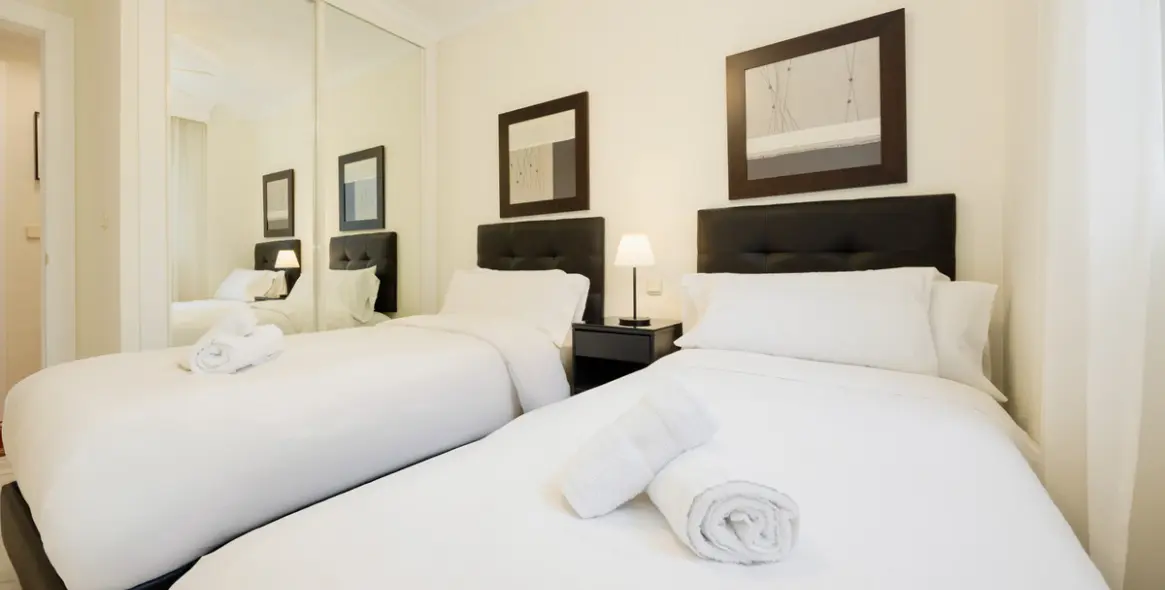 Short-term rent of middle floor apartment in Nueva Andalucía 19