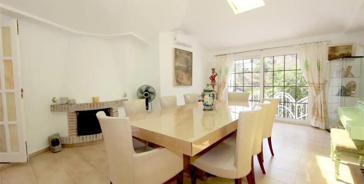 Short-term rent of detached villa in Estepona 7