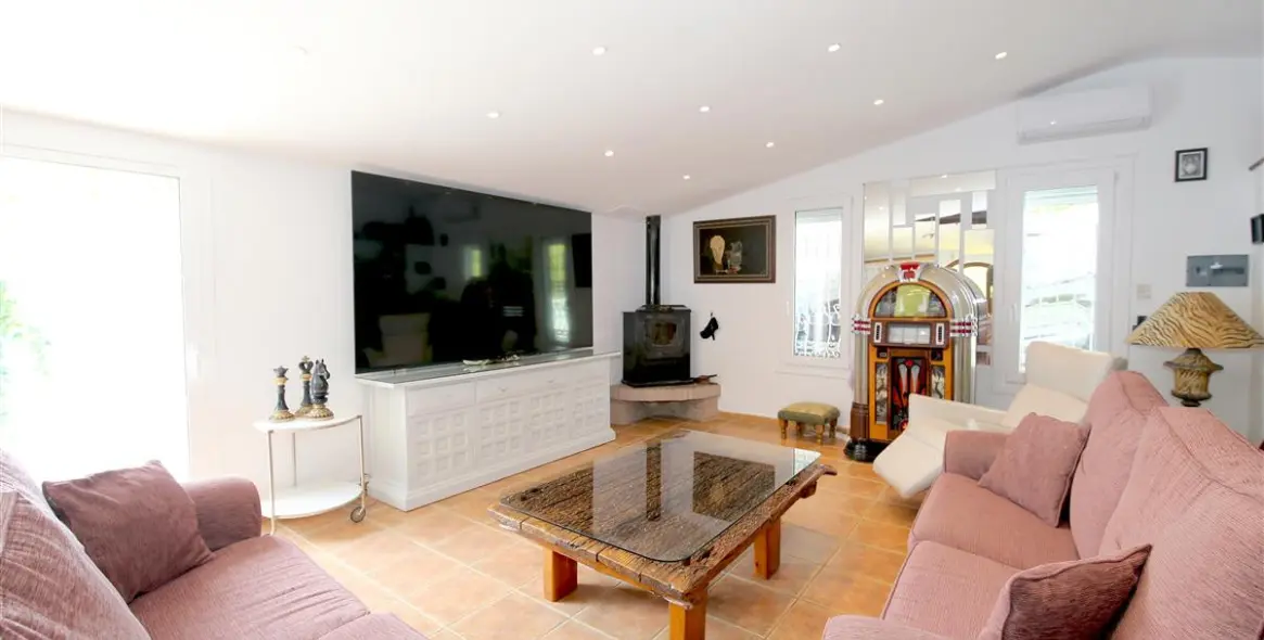 Short-term rent of detached villa in Estepona 9