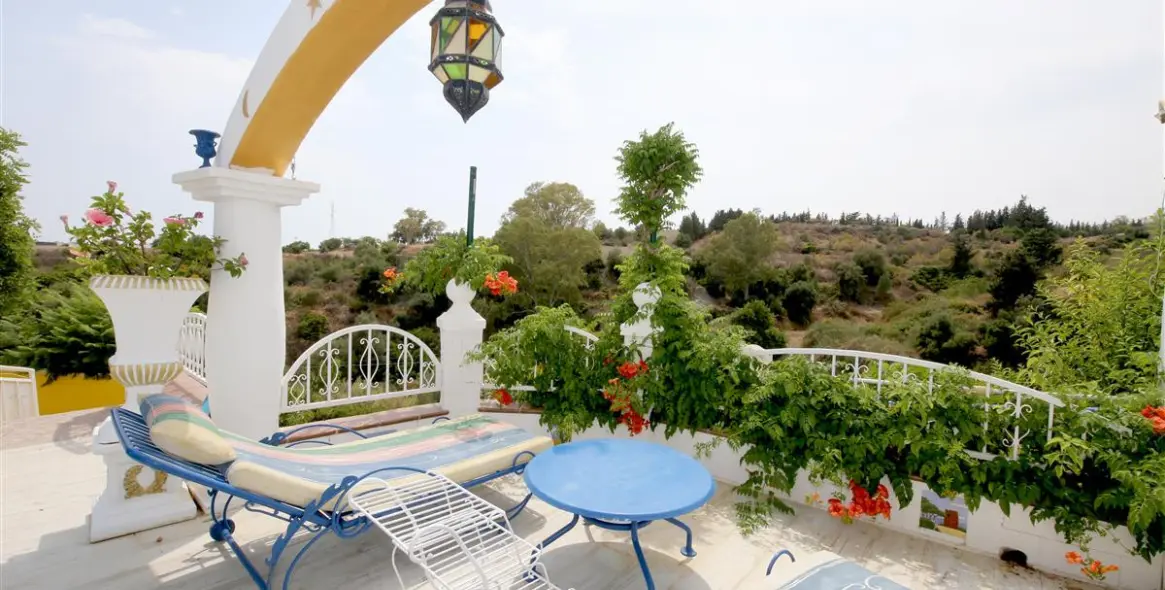 Short-term rent of detached villa in Estepona 15