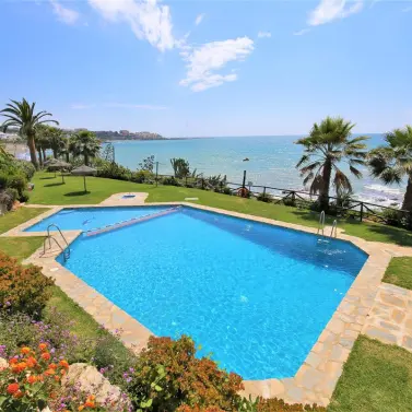 Краткосрочная аренда дома на две семьи в Estepona