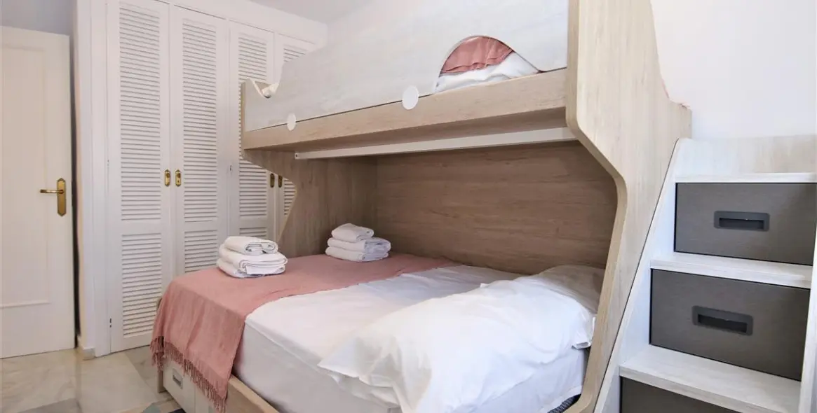 Краткосрочная аренда дома на две семьи в Estepona 16