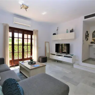 Краткосрочная аренда дома на две семьи в Estepona