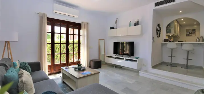 Краткосрочная аренда дома на две семьи в Estepona 1