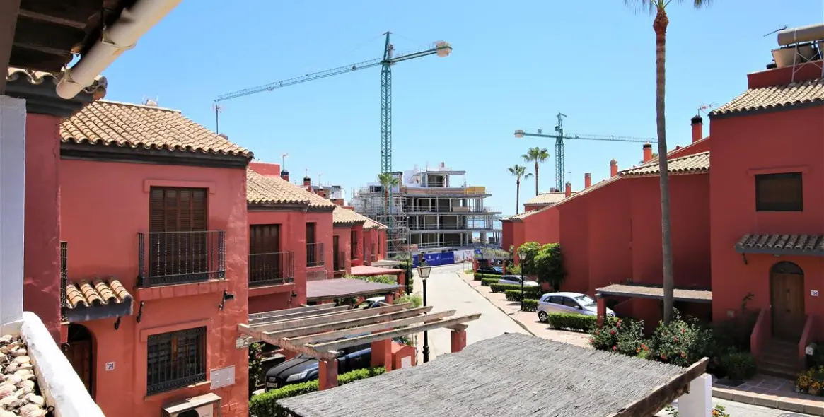 Краткосрочная аренда дома на две семьи в Estepona 12