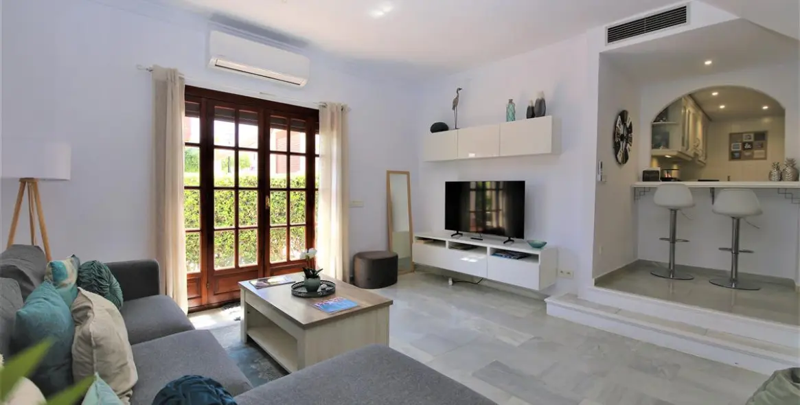 Short-term rent of semi-detached house in Estepona 2