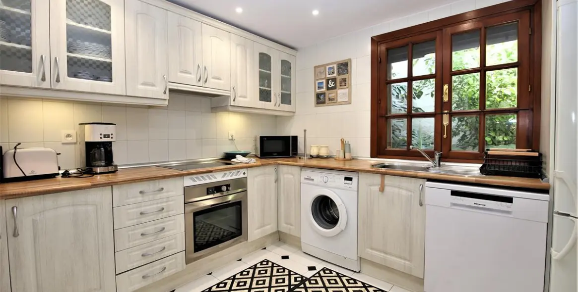 Short-term rent of semi-detached house in Estepona 3