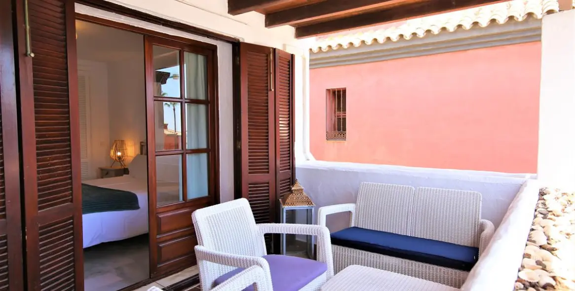 Short-term rent of semi-detached house in Estepona 11