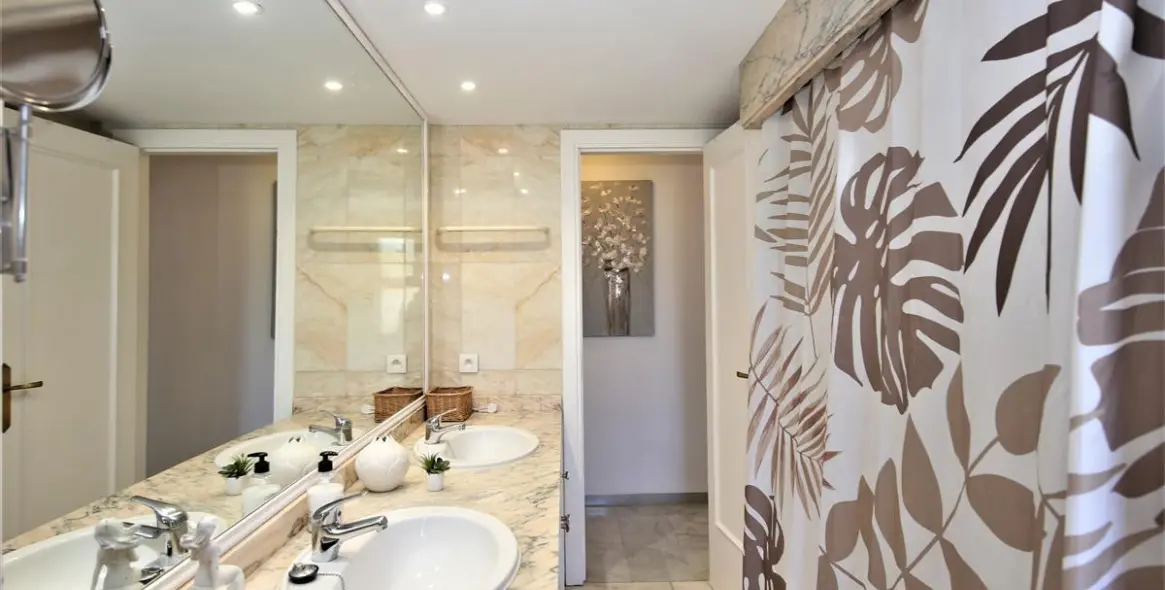 Short-term rent of semi-detached house in Estepona 14