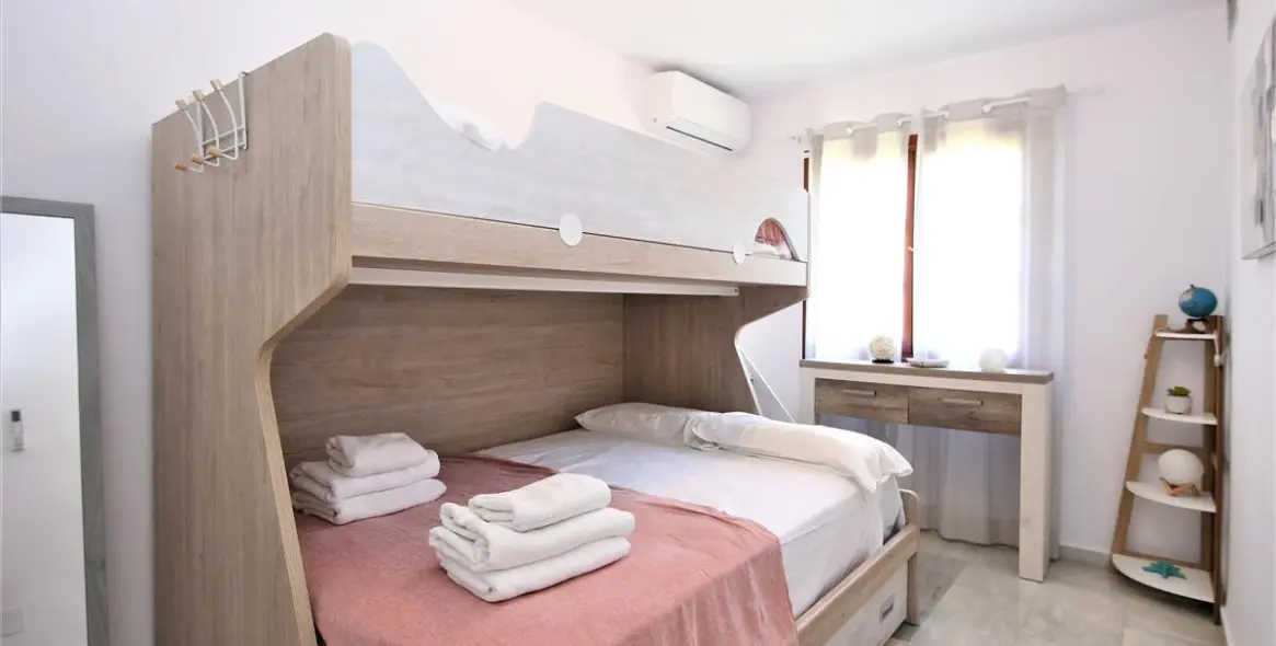 Short-term rent of semi-detached house in Estepona 15