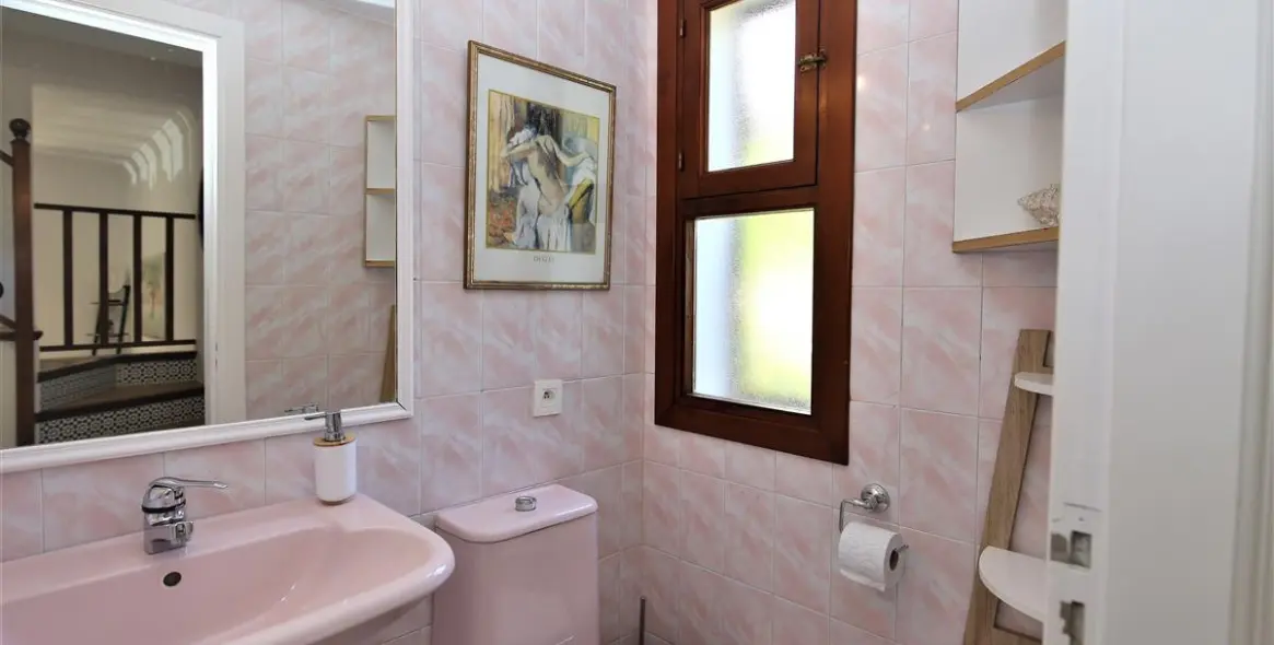 Short-term rent of semi-detached house in Estepona 19