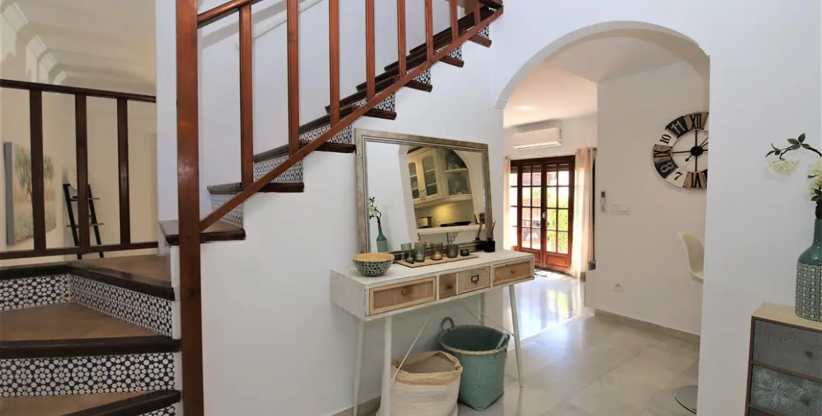 Short-term rent of semi-detached house in Estepona 20