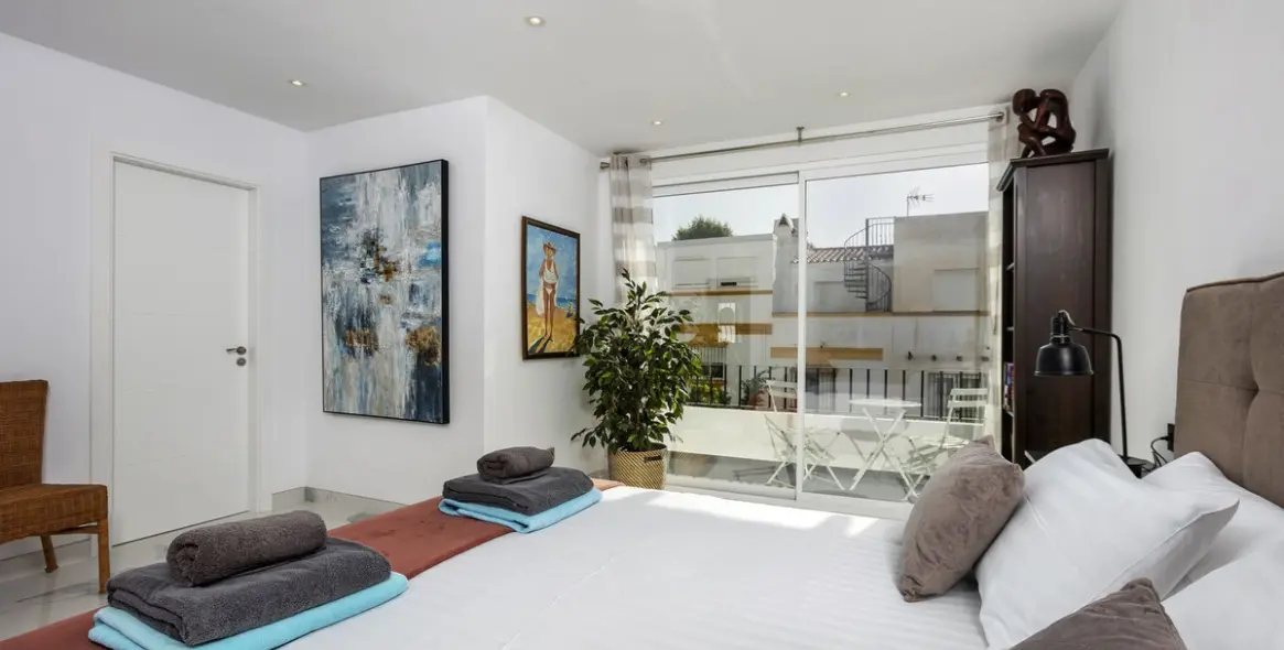 Short-term rent of semi-detached house in Marbella 16