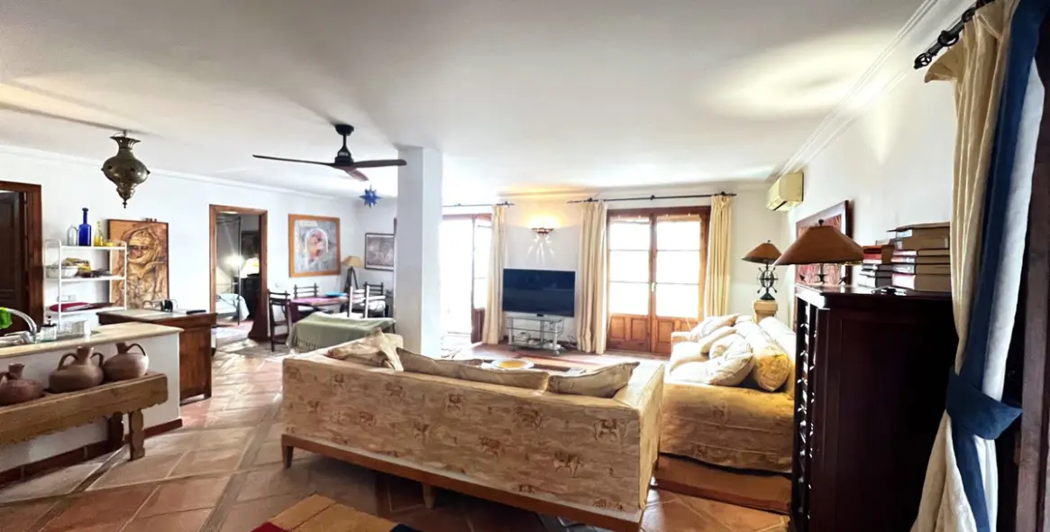 Краткосрочная аренда апартаментов на среднем этаже в La Heredia 2