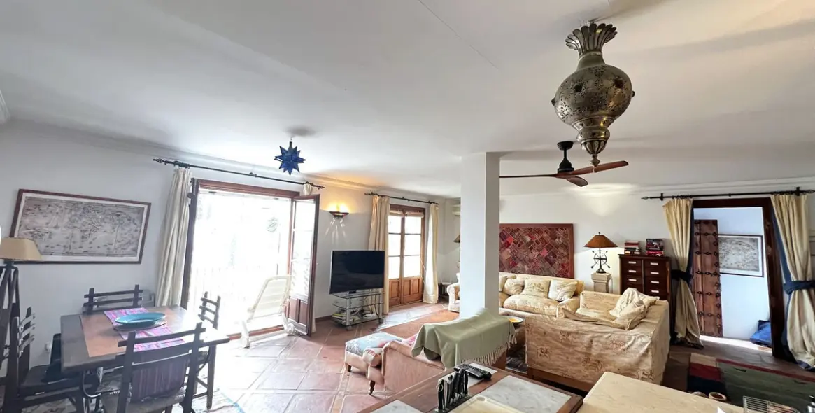 Краткосрочная аренда апартаментов на среднем этаже в La Heredia 7