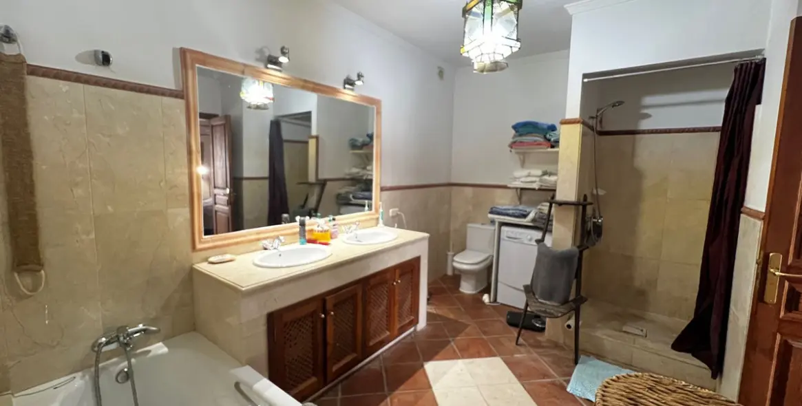 Краткосрочная аренда апартаментов на среднем этаже в La Heredia 10