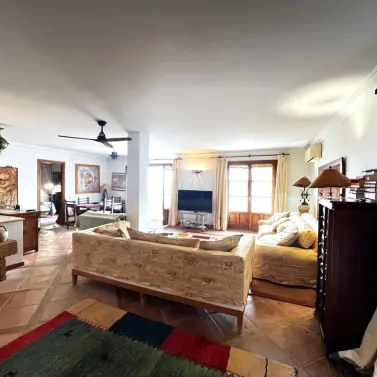 Short-term rent of middle floor apartment in La Heredia