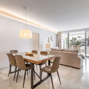 Short-term rent of middle floor apartment in Estepona