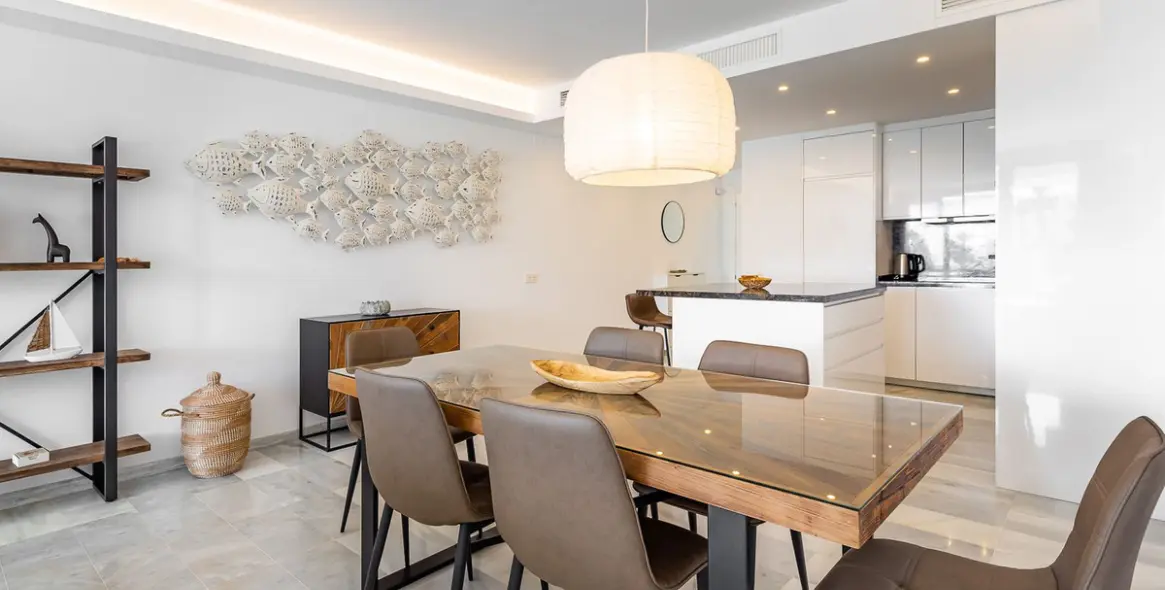 Alquiler a corto plazo de apartamento en planta media en Estepona 7