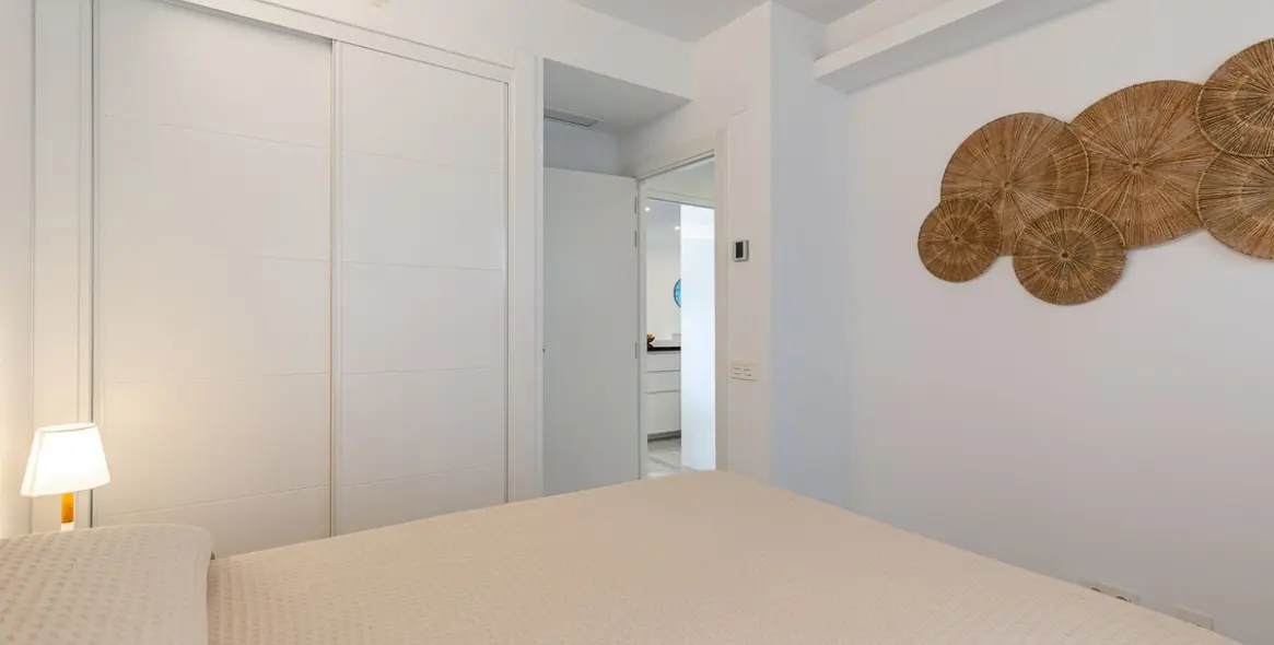 Alquiler a corto plazo de apartamento en planta media en Estepona 15