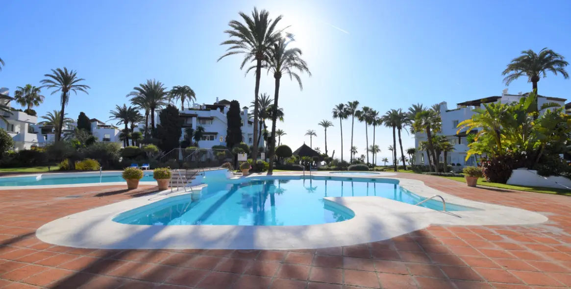 Alquiler a corto plazo de apartamento en planta media en Estepona 26