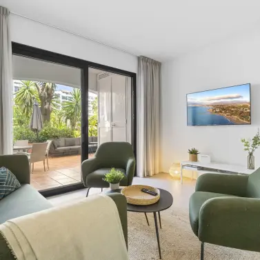 Alquiler a corto plazo de apartamento en planta baja en Puerto Banús