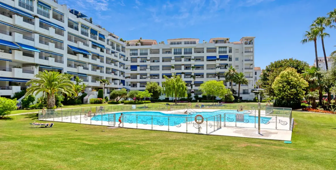Краткосрочная аренда апартаментов на первом этаже в Puerto Banús 21
