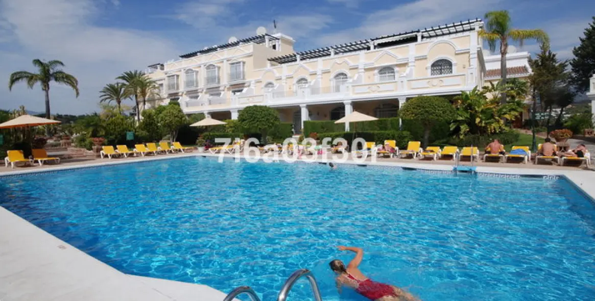 Short-term rent of penthouse in Aloha 31