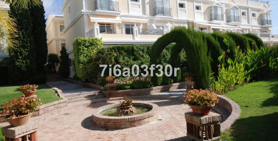 Short-term rent of penthouse in Aloha 34