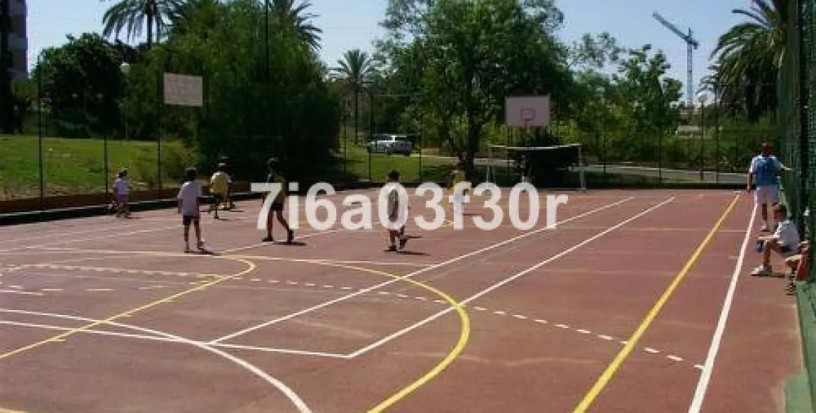 Short-term rent of penthouse in Aloha 37