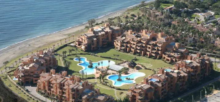 Short-term rent of penthouse in Estepona 0