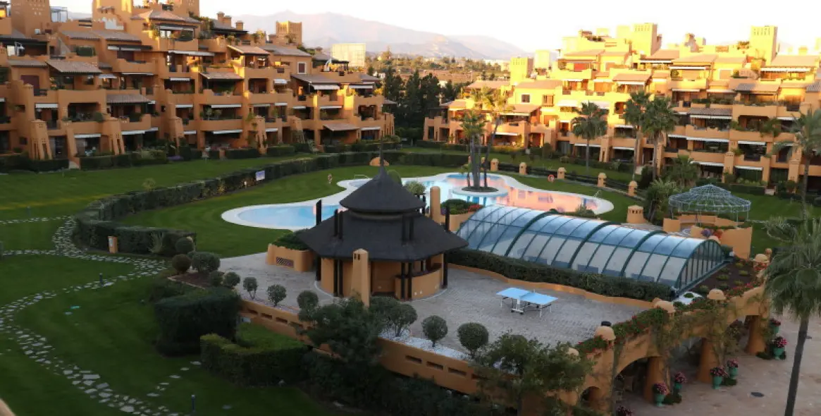 Short-term rent of penthouse in Estepona 3