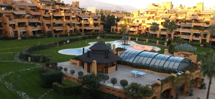 Short-term rent of penthouse in Estepona 2