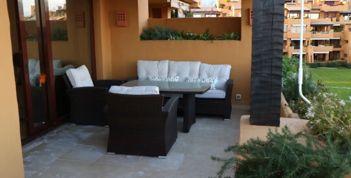 Short-term rent of penthouse in Estepona 10