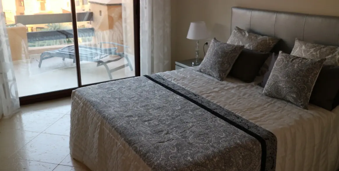 Short-term rent of penthouse in Estepona 12