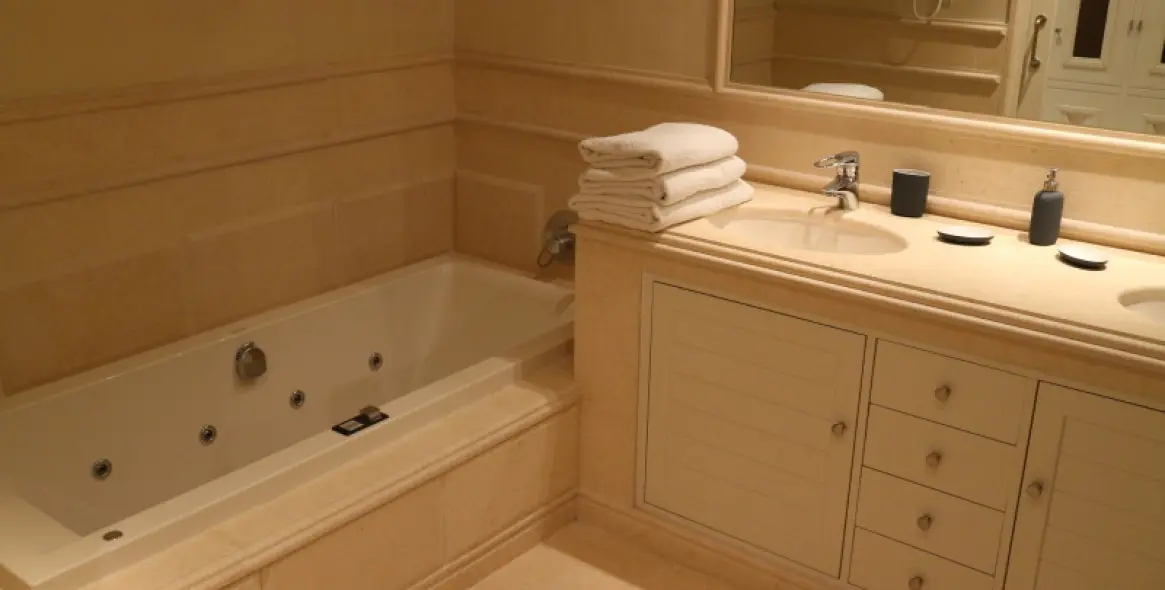 Short-term rent of penthouse in Estepona 14