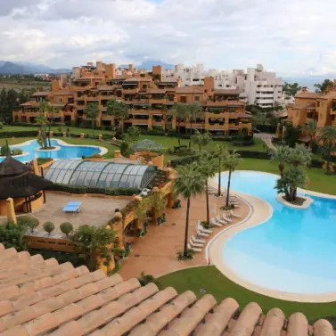 Short-term rent of penthouse in Estepona