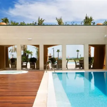 Short-term rent of penthouse in Estepona